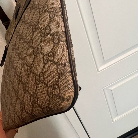 Authentic Gucci - Picture 7 of 10